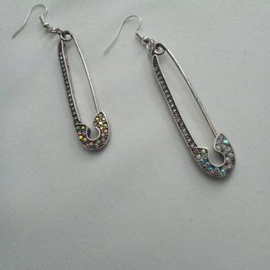 Create a unique jewelry accessory with Safety Pin earrings With Gems!